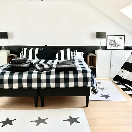 Charming Home&gardens In Augsburg