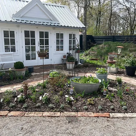 Charming Home&gardens In Accommodatie bij particulieren Augsburg